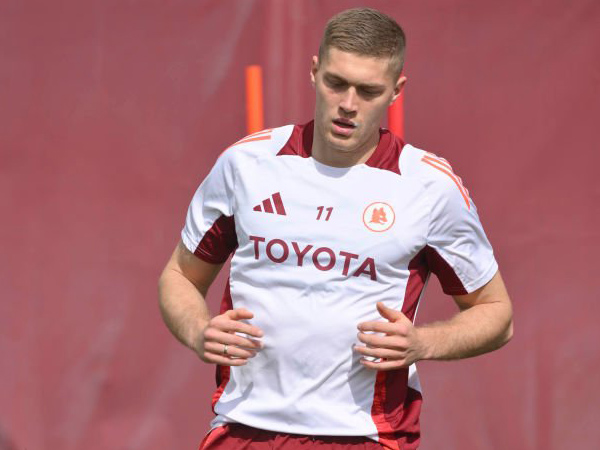 Roma Dalam Krisis, Artem Dovbyk Tawarkan Diri ke Milan dan Juve